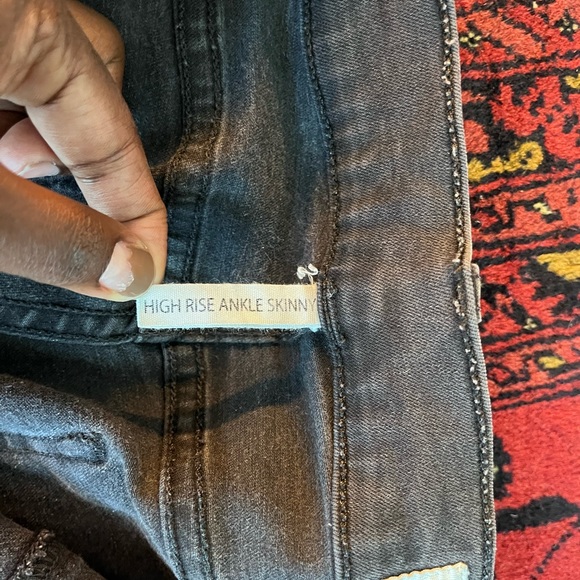 High Rise Ankle Skinny - Picture 5 of 5